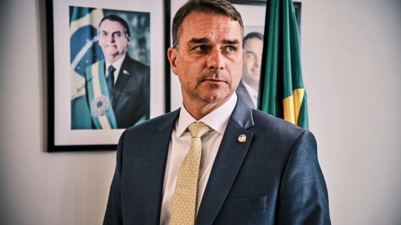 Flávio Bolsonaro reportedly leaves Brazil for US after election defeat